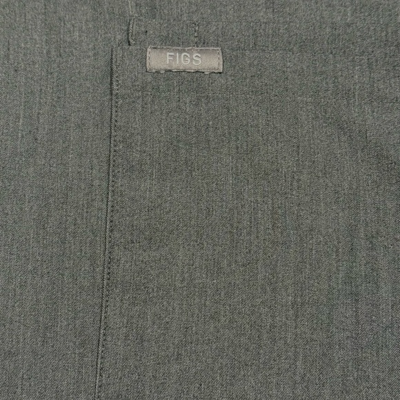 Figs Technical Collection scrub top in graphite gray - Picture 4 of 9